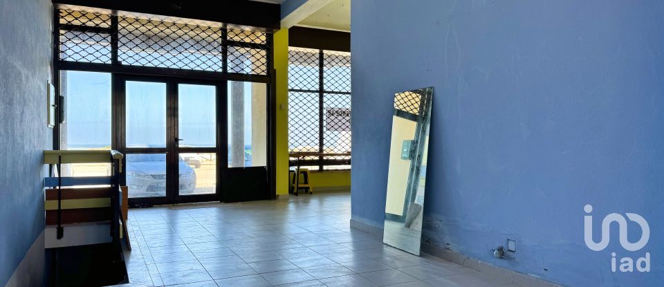 Boutique/Local commercial à Vieira de Leiria de 101 m²