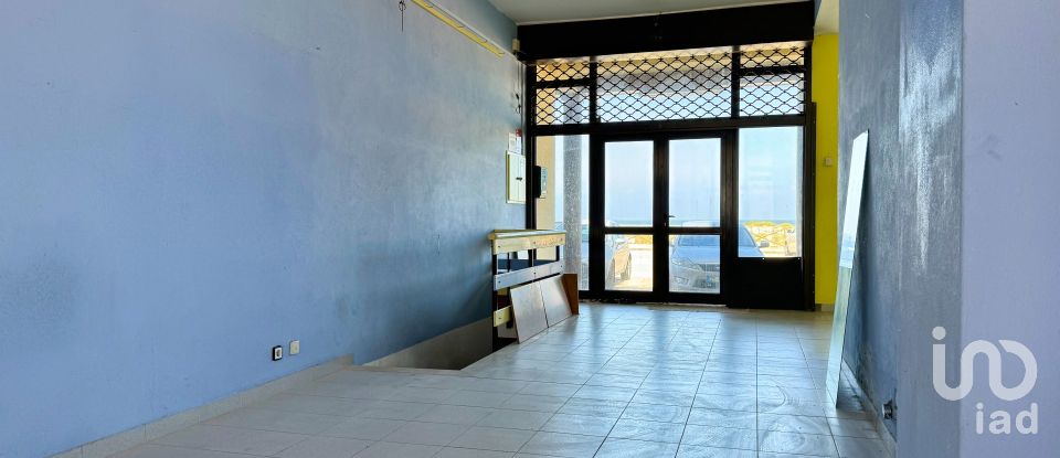 Boutique/Local commercial à Vieira de Leiria de 101 m²