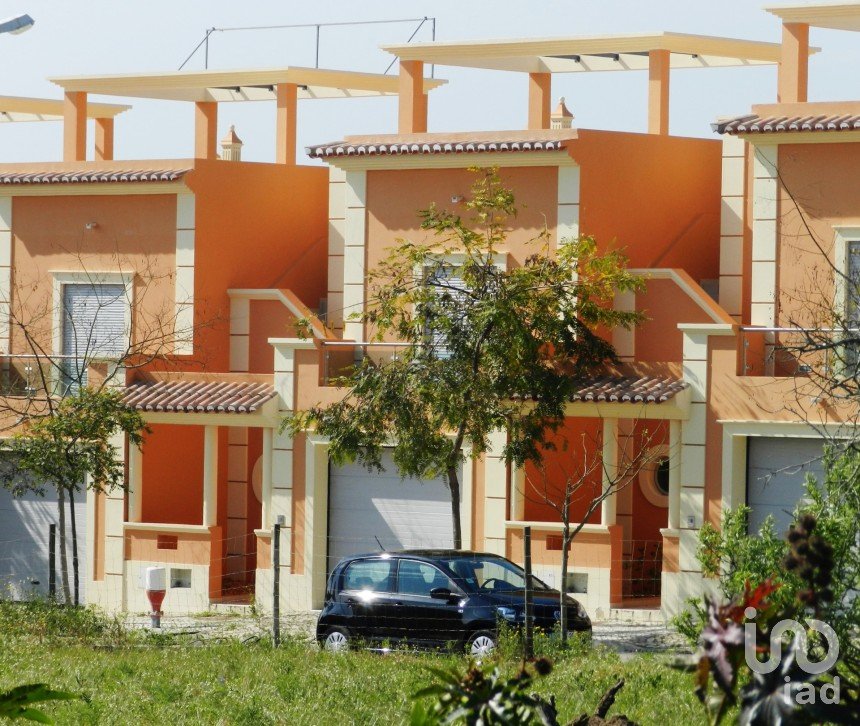 Moradia T3 em Moncarapacho e Fuseta de 159 m²