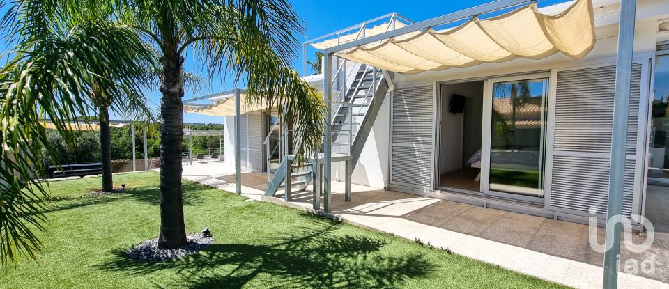 Maison T4 à Quarteira de 158 m²