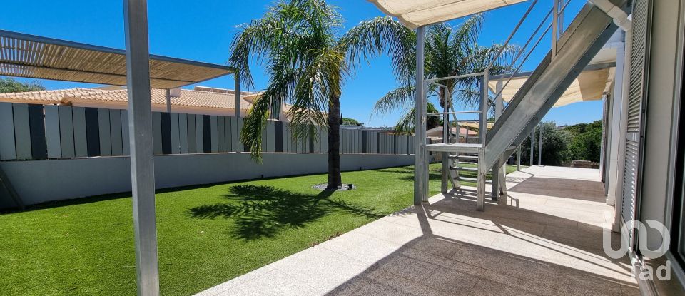 Maison T4 à Quarteira de 158 m²