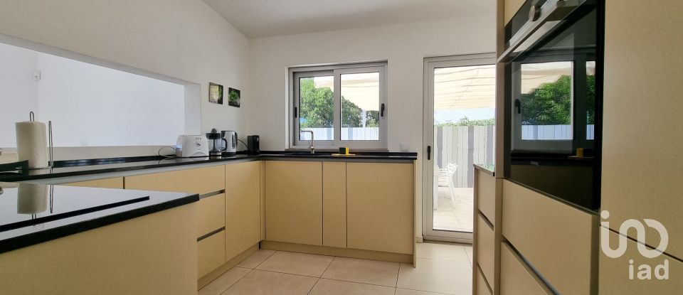 Maison T4 à Quarteira de 158 m²