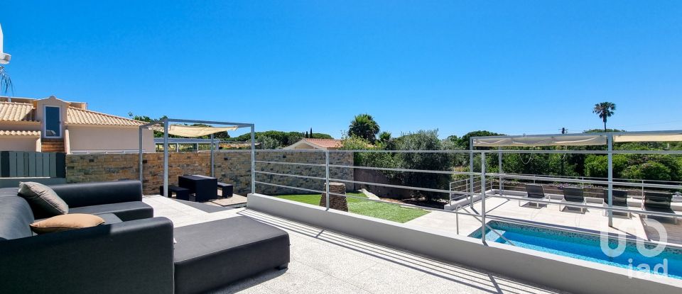 Maison T4 à Quarteira de 158 m²