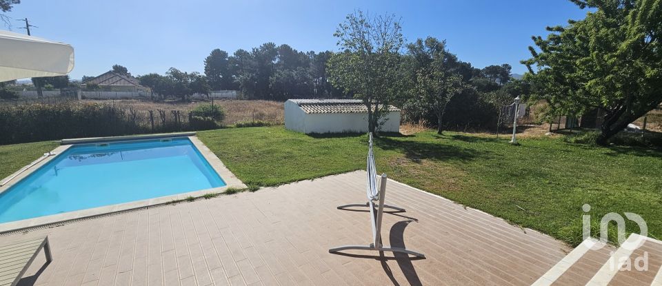 Moradia T4 em Azeitão (São Lourenço e São Simão) de 152 m²