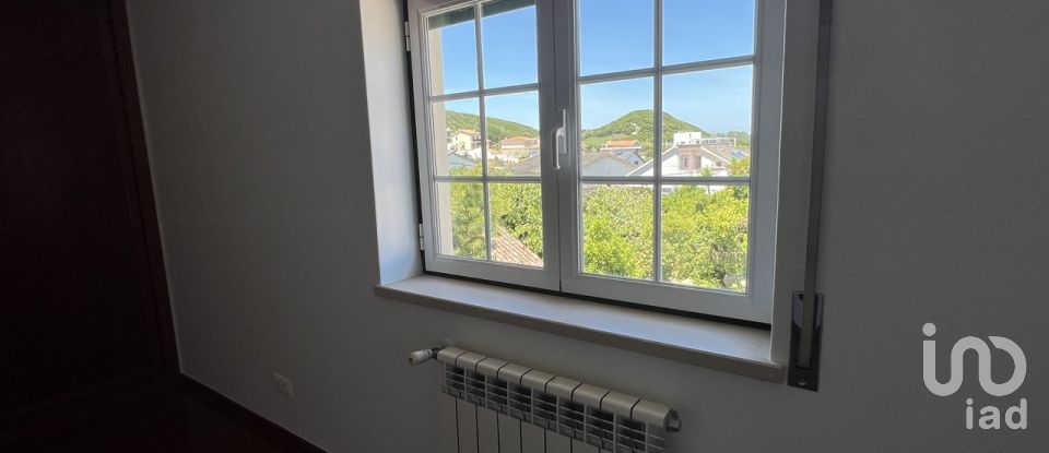 Habitação T5 em Tornada e Salir do Porto de 184 m²