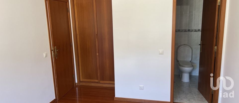 Habitação T5 em Tornada e Salir do Porto de 184 m²