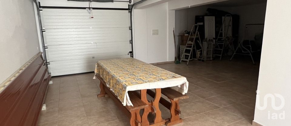 Habitação T5 em Tornada e Salir do Porto de 184 m²