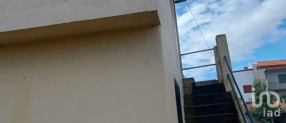 House T3 in Lagoaça e Fornos of 141 m²