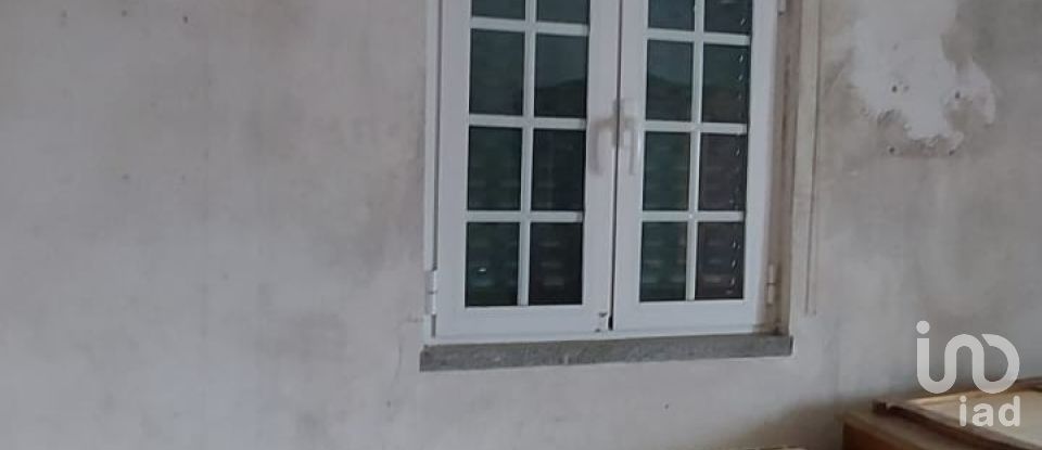 House T3 in Lagoaça e Fornos of 141 m²