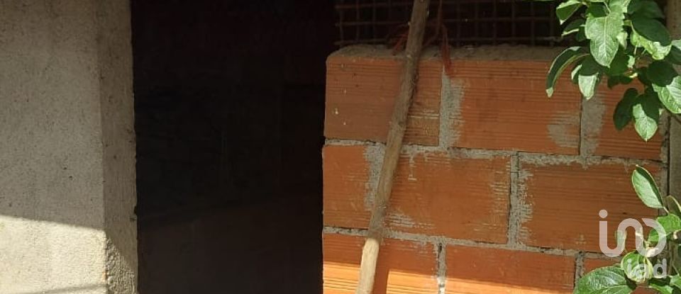 House T3 in Lagoaça e Fornos of 141 m²