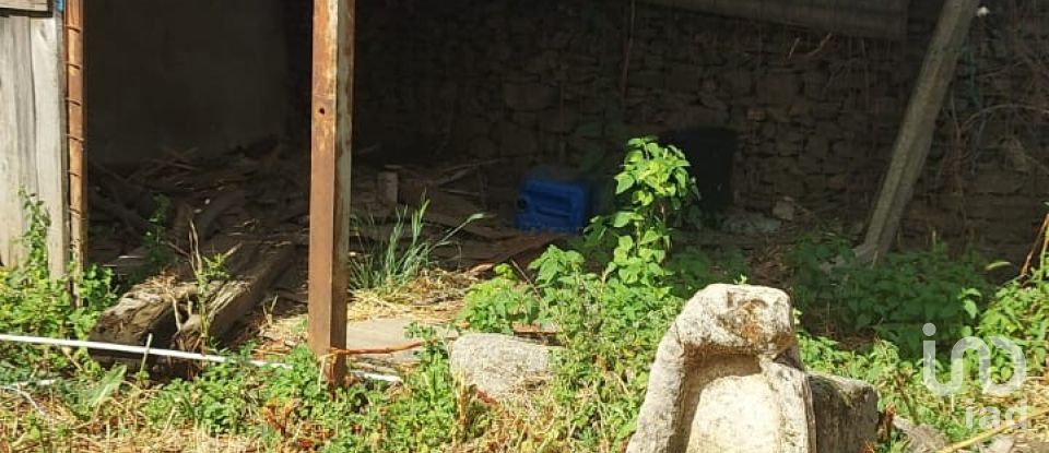 House T3 in Lagoaça e Fornos of 141 m²