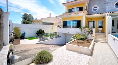 Lodge T4 in São Domingos de Rana of 337 m²