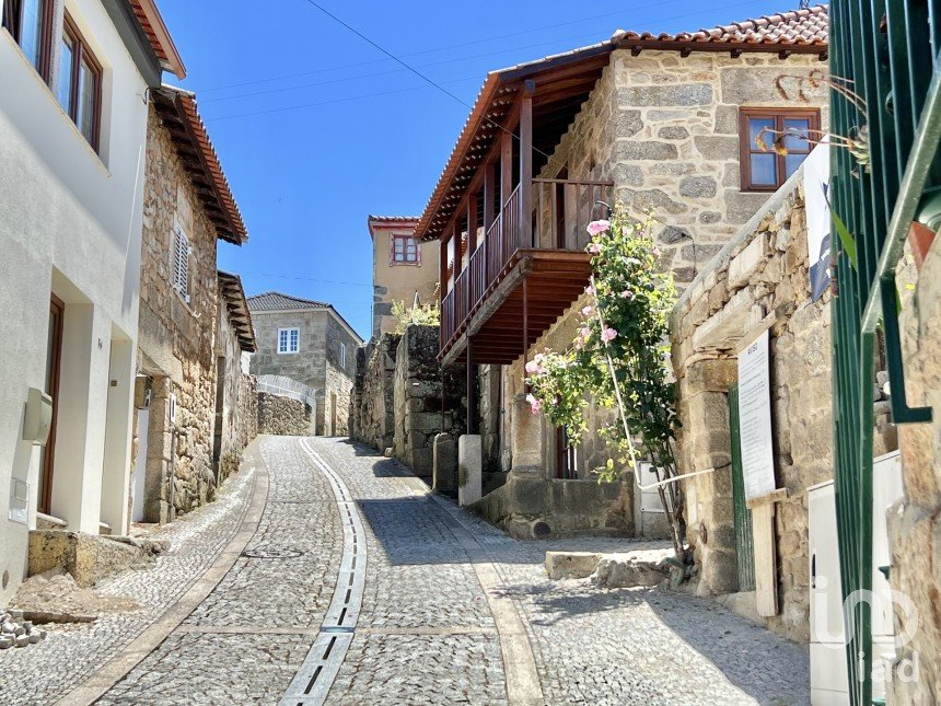 Maison de village T4 à Gouviães e Ucanha de 319 m²