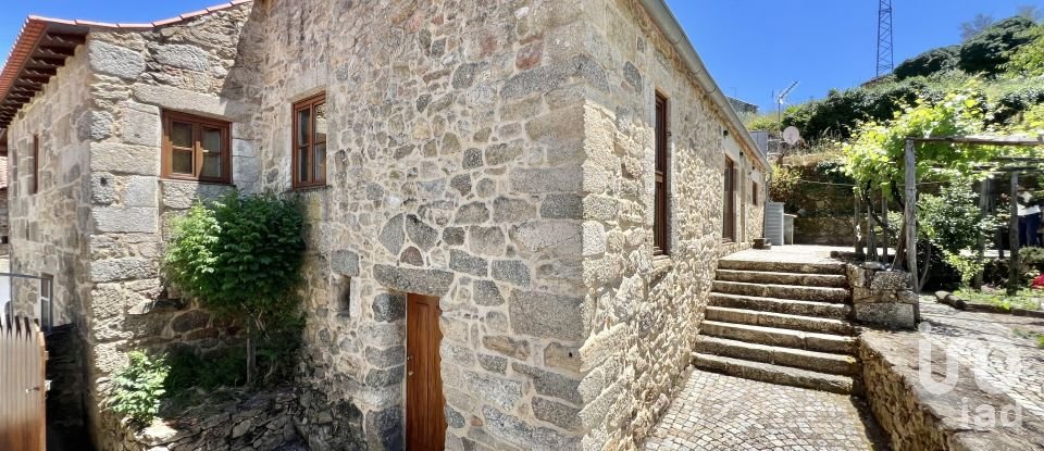 Maison de village T4 à Gouviães e Ucanha de 319 m²
