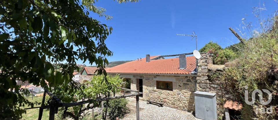 Maison de village T4 à Gouviães e Ucanha de 319 m²