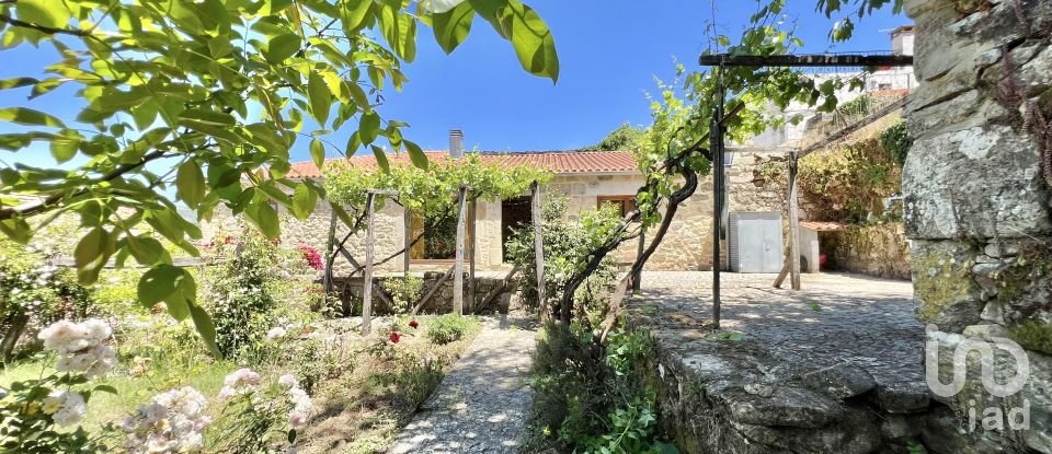 Maison de village T4 à Gouviães e Ucanha de 319 m²