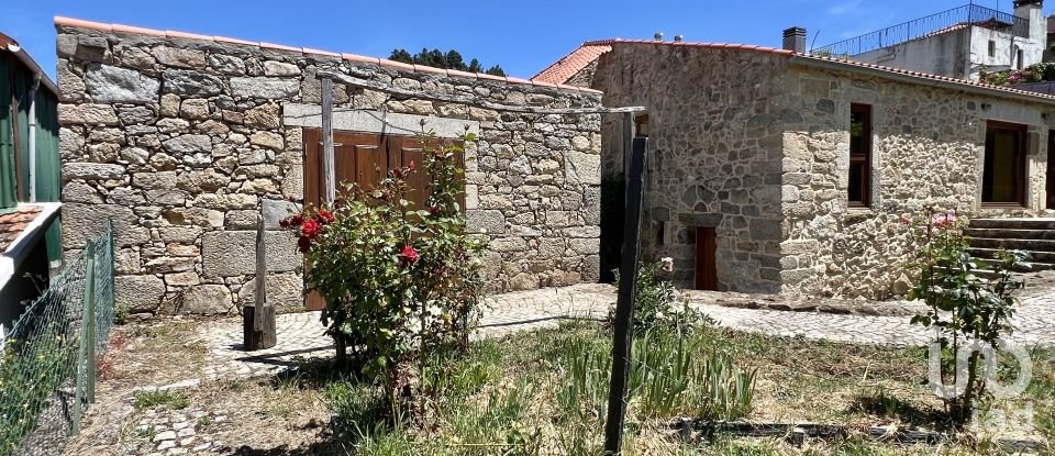 Maison de village T4 à Gouviães e Ucanha de 319 m²