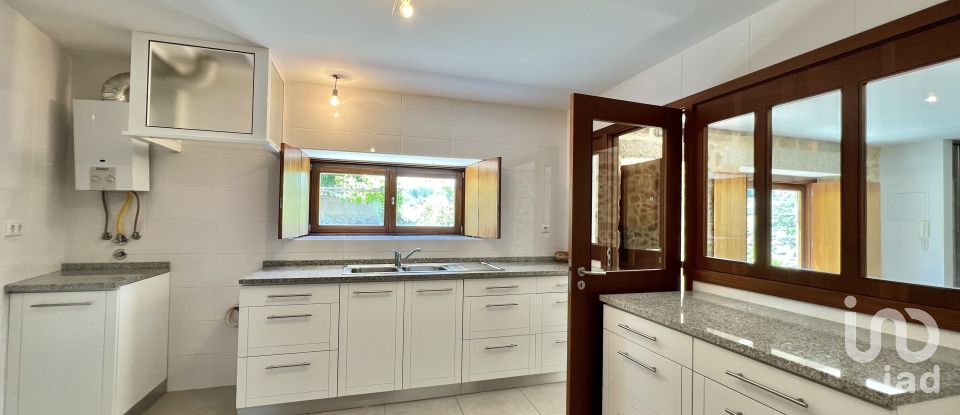 Maison de village T4 à Gouviães e Ucanha de 319 m²