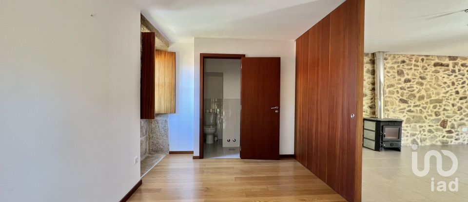 Maison de village T4 à Gouviães e Ucanha de 319 m²