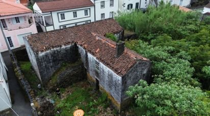 Maison traditionnelle T3 à Ribeiras de 207 m²