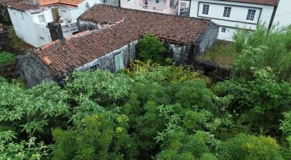 Maison traditionnelle T3 à Ribeiras de 207 m²