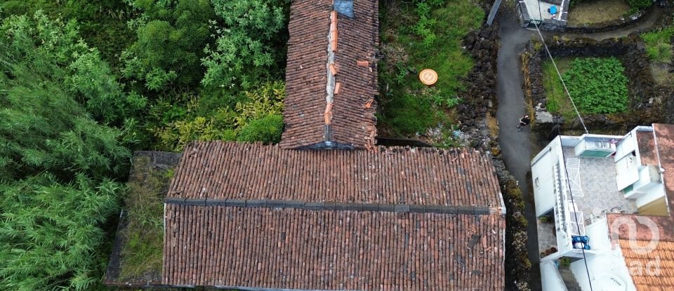 Traditional house T3 in Ribeiras of 207 m²