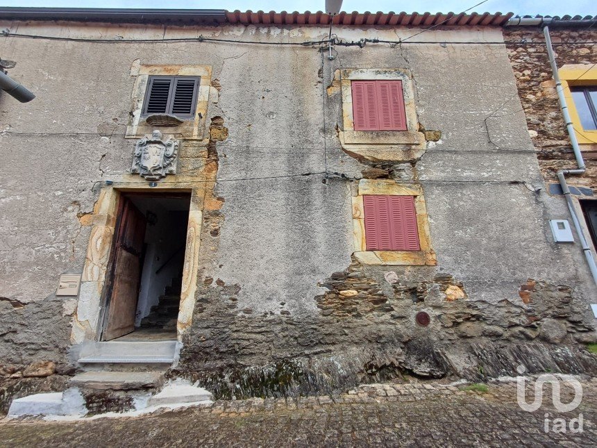 Casa tradicional T0 em Janeiro de Cima e Bogas de Baixo de 130 m²