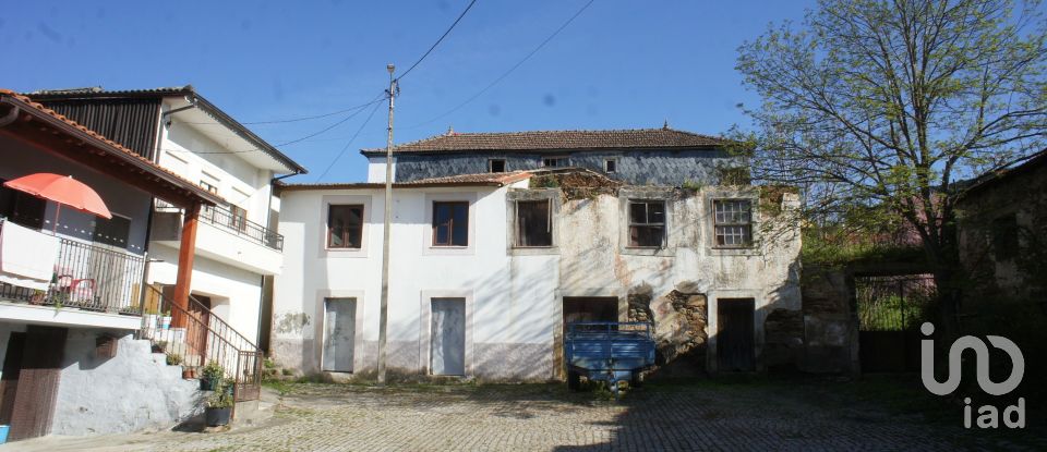 Country home T4 in Veiga de Lila of 461 m²