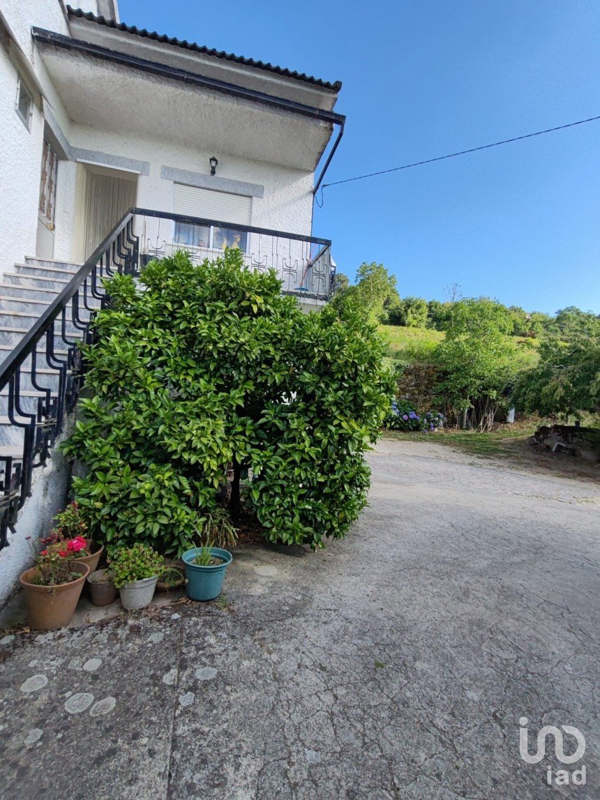 Traditional house T3 in Gouveia of 224 m²