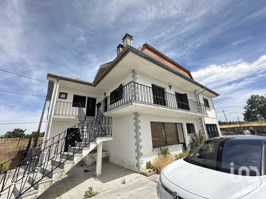 Maison de village T6 à Pínzio de 360 m²
