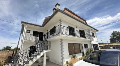 Maison de village T6 à Pínzio de 360 m²
