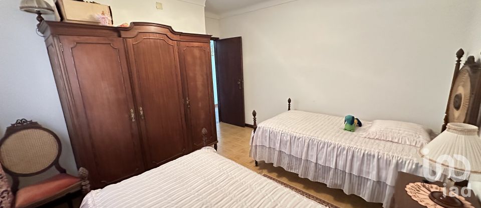 Maison de village T6 à Pínzio de 360 m²