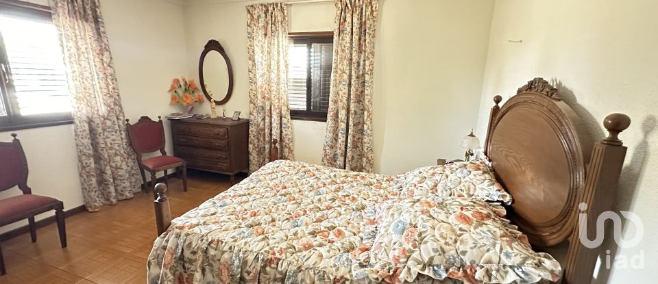 Maison de village T6 à Pínzio de 360 m²