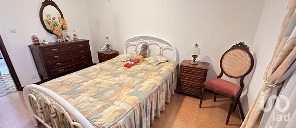 Maison de village T6 à Pínzio de 360 m²