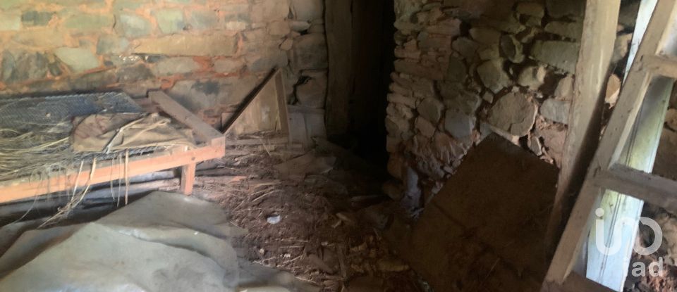 Maison de village T0 à Pedrógão Grande de 181 m²