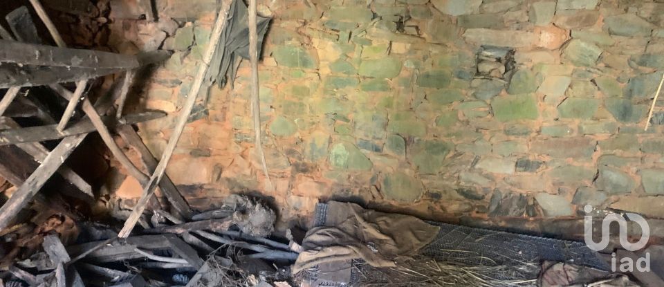 Maison de village T0 à Pedrógão Grande de 181 m²