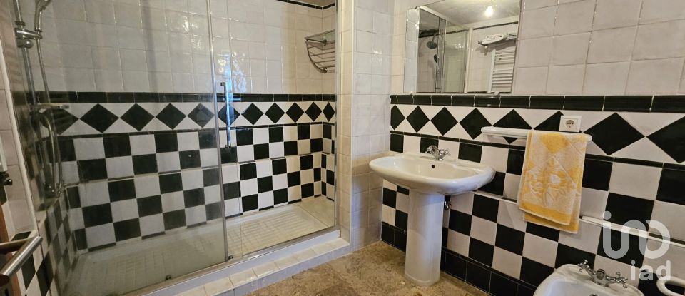 Maison de village T4 à Chave de 294 m²