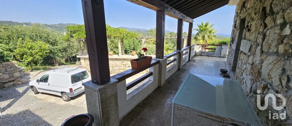 Maison de village T4 à Chave de 294 m²