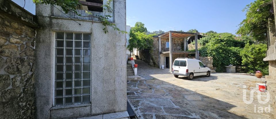 Maison de village T4 à Chave de 294 m²