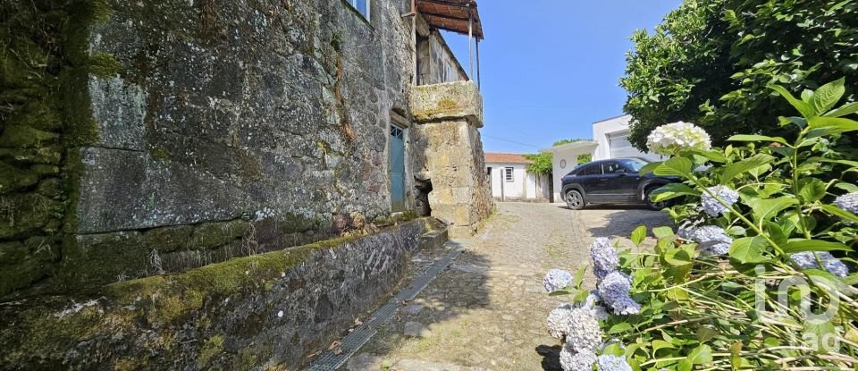 Maison de village T4 à Chave de 294 m²