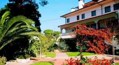 Hôtel 2* à Estela de 2 832 m²