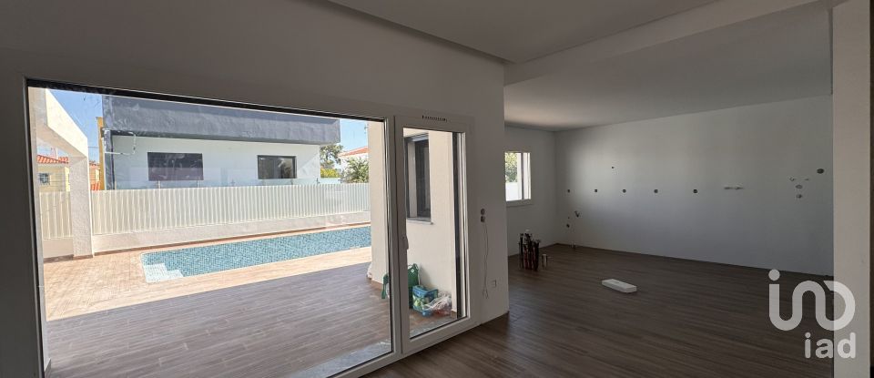 Gîte T4 à Corroios de 142 m²
