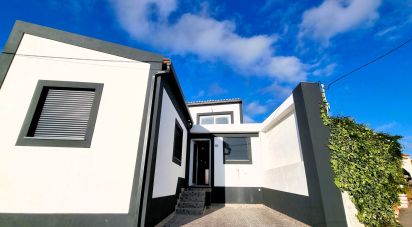 Lodge T3 in Freiria of 92 m²