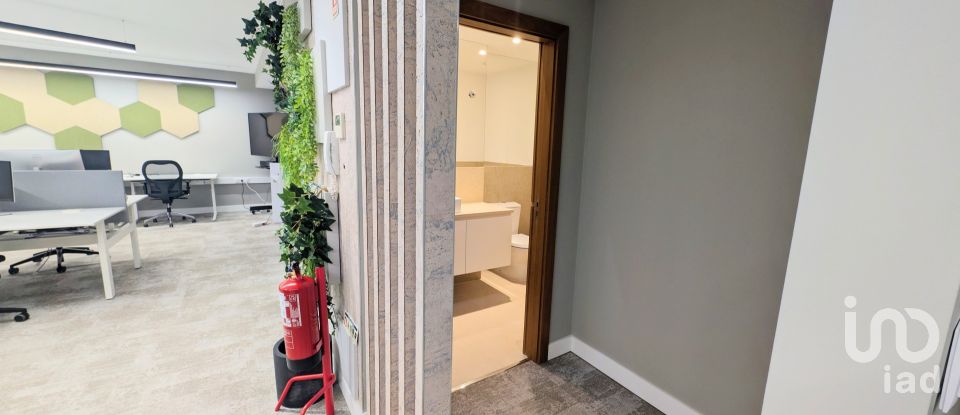 Bureaux à Santo António de 65 m²