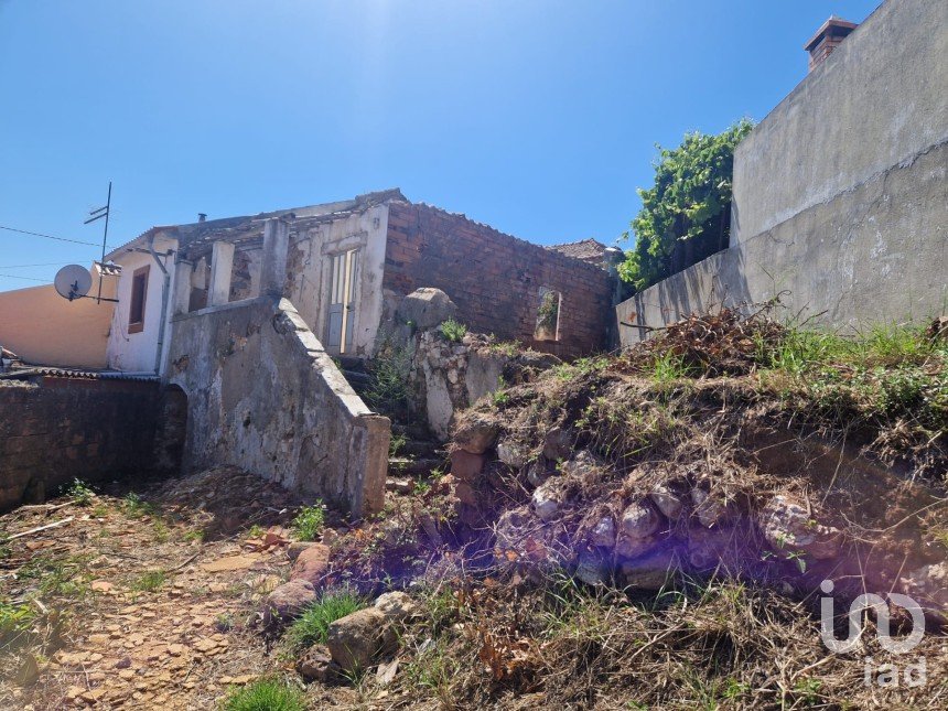 Casa de aldeia T0 em Lamas e Cercal de 102 m²