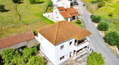 Maison traditionnelle T4 à Abrigada e Cabanas de Torres de 242 m²