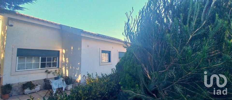 Moradia T3 em Venda do Pinheiro e Santo Estêvão das Galés de 281 m²