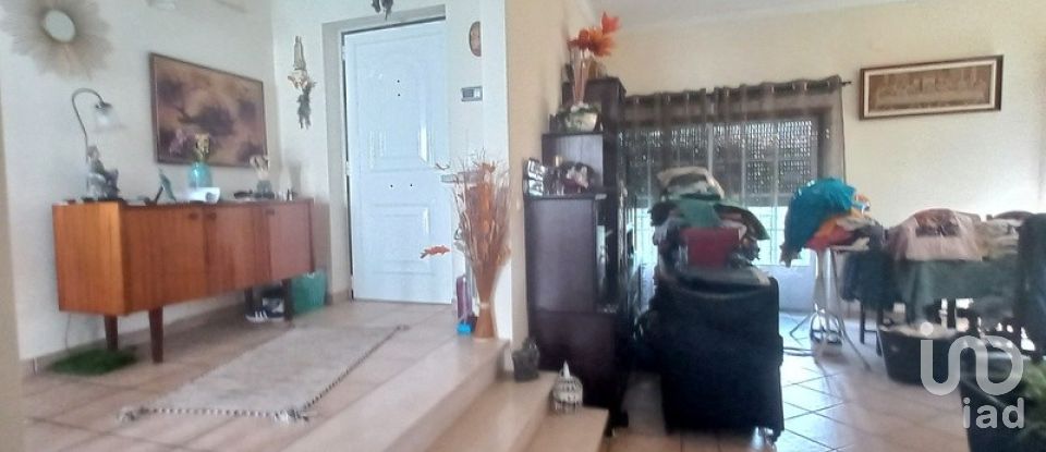 Moradia T3 em Venda do Pinheiro e Santo Estêvão das Galés de 281 m²