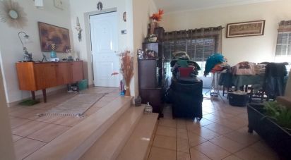 Maison T3 à Venda do Pinheiro e Santo Estêvão das Galés de 281 m²