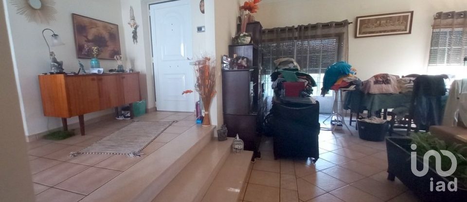 Moradia T3 em Venda do Pinheiro e Santo Estêvão das Galés de 281 m²
